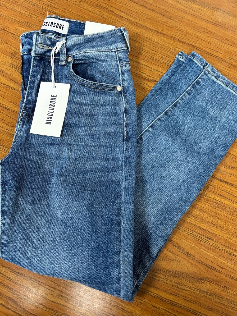 NWT - Disclosure Wmns Mid-Rise Slim Straight Jeans - Size 3/26 - Picture 7 of 7